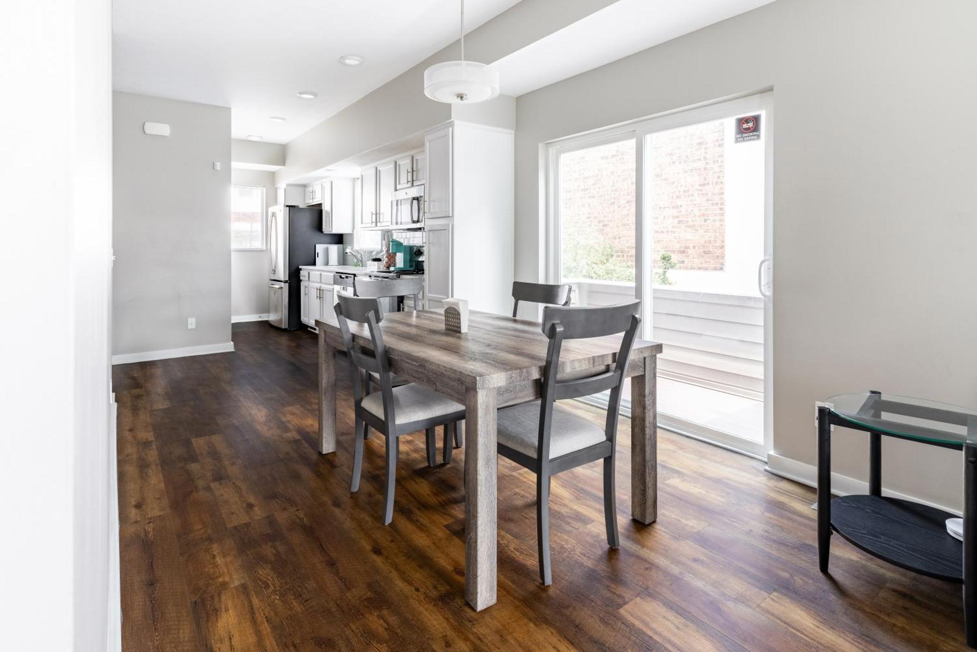Luxury Downtown Townhome Unit 14 Cleveland Exterior photo